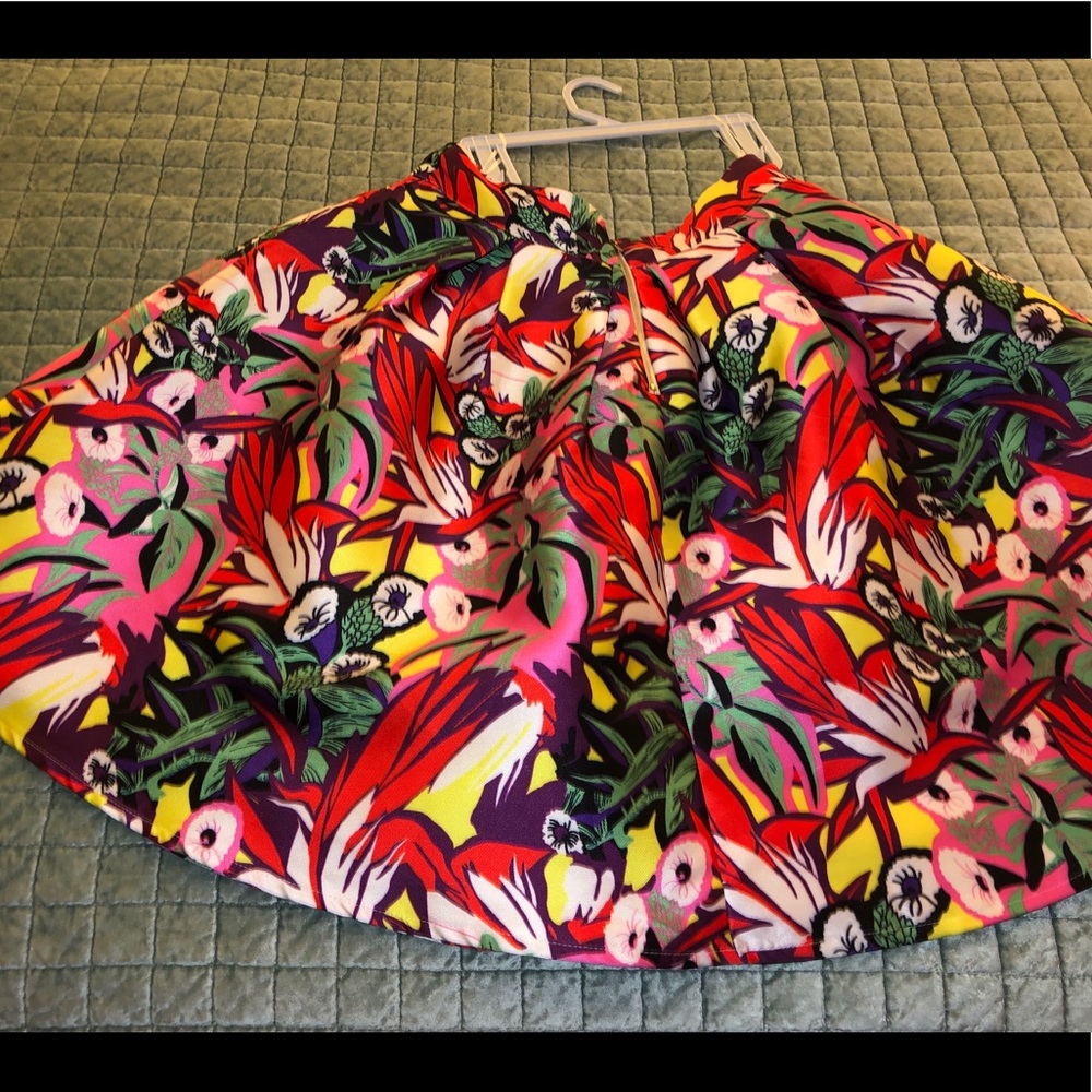 Skirt - Picture 4 of 4